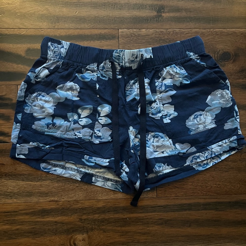 GAP Blue floral drawstring shorts